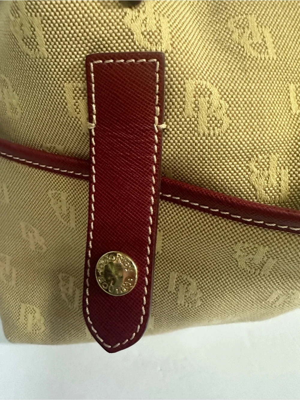 Dooney & Bourke classic dooney